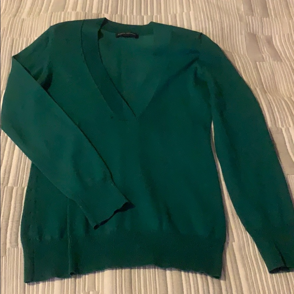 Banana Republic V- neck sweater / XS